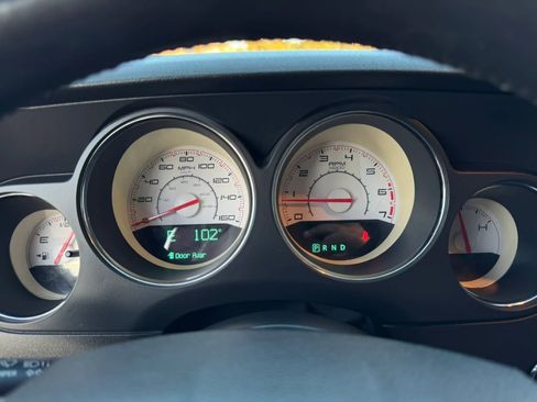 Used 2014 Dodge Challenger R/T Plus image 26