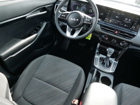 Certified 2024 Kia Seltos LX image 9