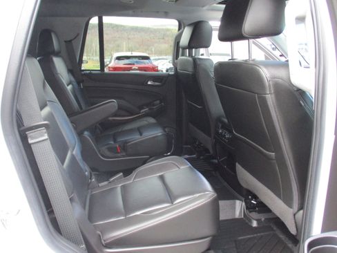 Used 2019 Chevrolet Tahoe LT w/ LT Signature Package image 15