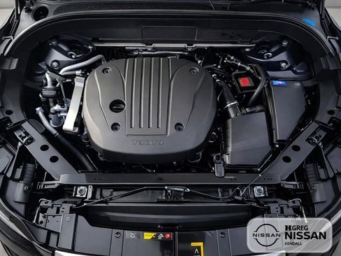 Used 2022 Volvo XC60 B5 Momentum AWD/4WD image 14