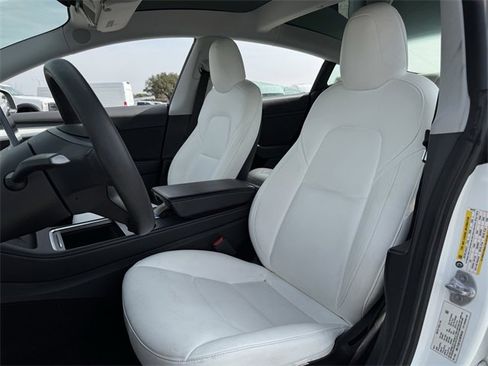 Used 2021 Tesla Model 3 Standard Range image 26