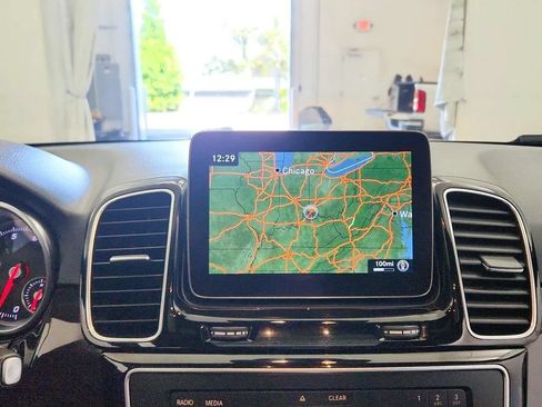Used 2018 Mercedes-Benz GLE 350 4MATIC image 16