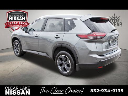 Certified 2026 Nissan Rogue SV w/ SV Premium Package FWD image 5