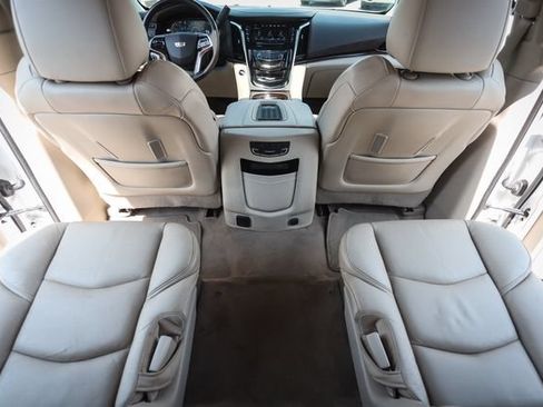 Used 2017 Cadillac Escalade Luxury AWD/4WD image 45