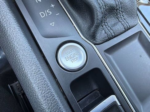 Used 2018 Volkswagen Atlas SEL FWD image 16