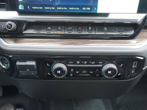 Used 2022 Chevrolet Silverado 1500 RST image 14