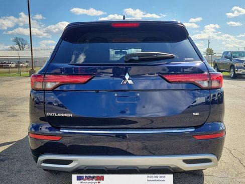 Used 2024 Mitsubishi Outlander AWD image 32