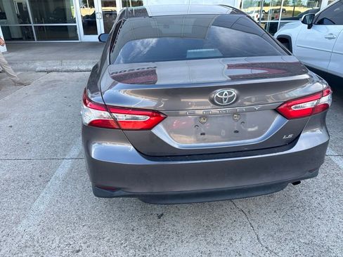 Used 2018 Toyota Camry LE FWD image 10