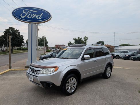 Used 2011 Subaru Forester 2.5X Touring w/ Rugged Pkg 1F AWD/4WD image 2