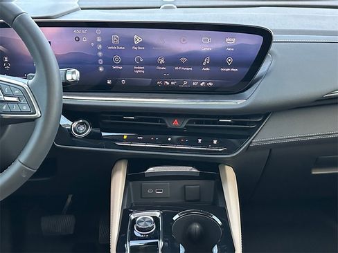 Used 2025 Buick Envision Preferred image 11