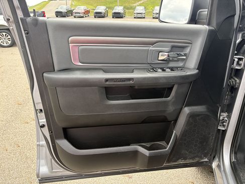 Used 2024 RAM 1500 Classic SLT AWD/4WD image 28