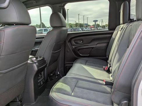 Used 2023 Nissan Titan PRO-4X image 10