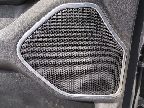 Used 2019 RAM 1500 Laramie image 30