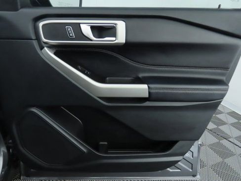 Used 2022 Ford Explorer XLT w/ Equipment Group 202A image 26