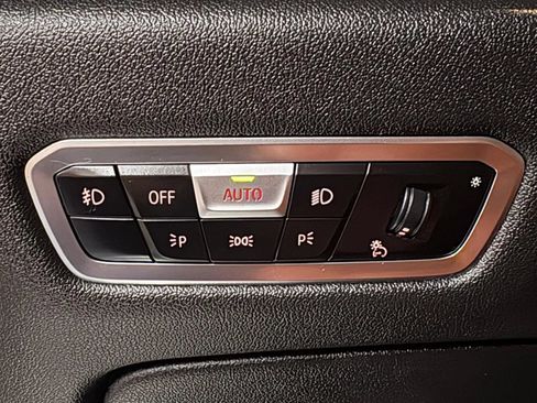 Used 2021 BMW X7 M50i AWD/4WD image 35