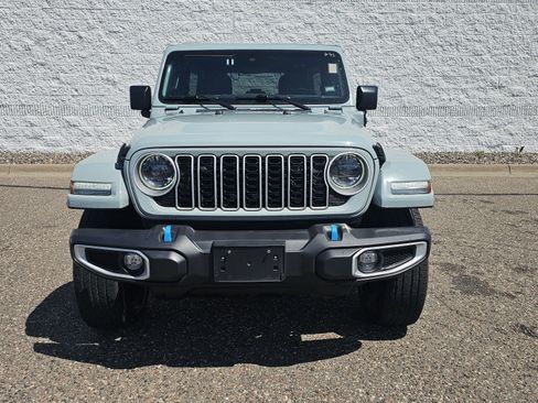 Used 2024 Jeep Wrangler Unlimited Sahara AWD/4WD image 2