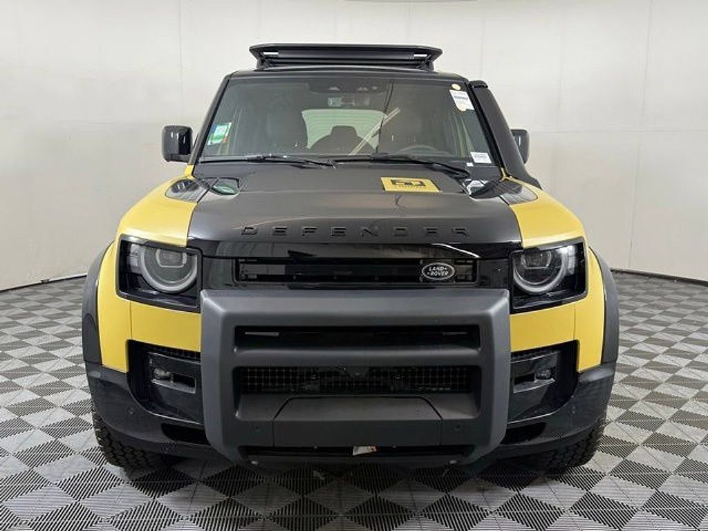 New 2026 Land Rover Defender 110 AWD/4WD image 9