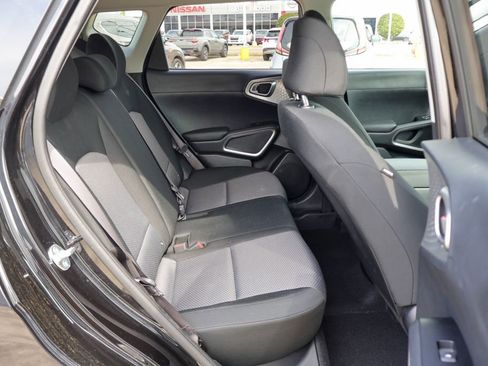Used 2025 Kia Soul LX image 10