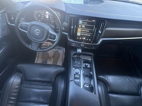Used 2020 Volvo V90 T6 Cross Country image 14