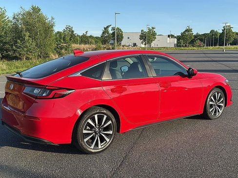 Used 2023 Honda Civic EX-L image 5