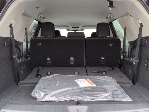 New 2025 Nissan Pathfinder SV image 17