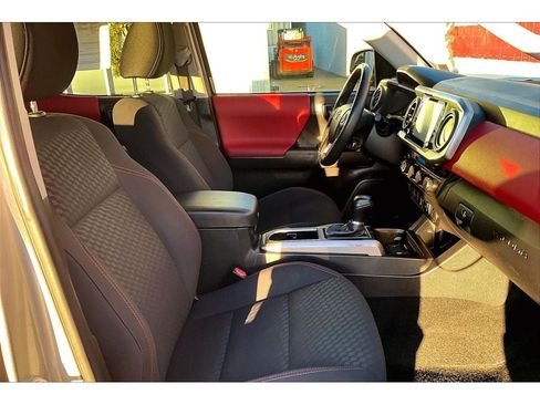 Used 2023 Toyota Tacoma SR5 w/ Technology Package image 8