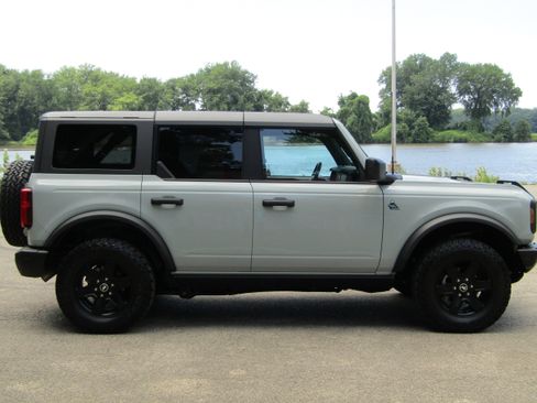Used 2023 Ford Bronco Black Diamond AWD/4WD image 5