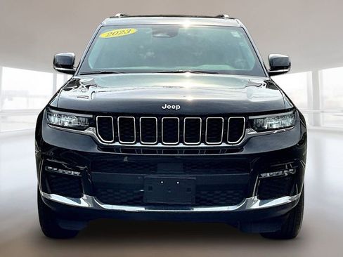Used 2023 Jeep Grand Cherokee L Limited AWD/4WD image 2