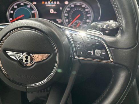 Used 2017 Bentley Bentayga AWD/4WD image 62