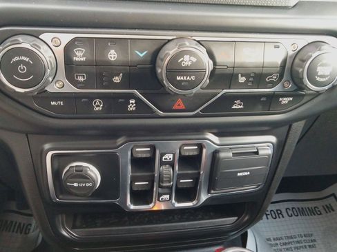 Used 2022 Jeep Gladiator Sport image 24