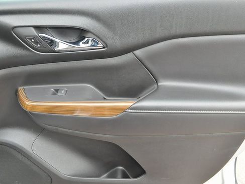 Used 2018 GMC Acadia SLE w/ Driver Alert Package I image 22