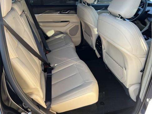 Certified 2024 Jeep Grand Cherokee Limited w/ Luxury Tech Group II image 19