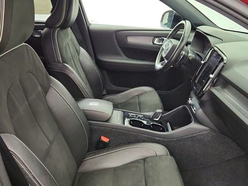 Used 2019 Volvo XC40 T5 R-Design AWD/4WD image 23