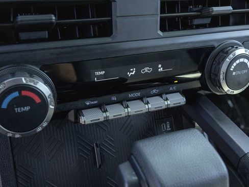 Certified 2024 Toyota Tacoma SR5 AWD/4WD image 20