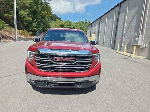 Used 2022 GMC Sierra 1500 SLT AWD/4WD image 8