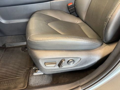 Used 2025 Toyota Grand Highlander AWD image 14