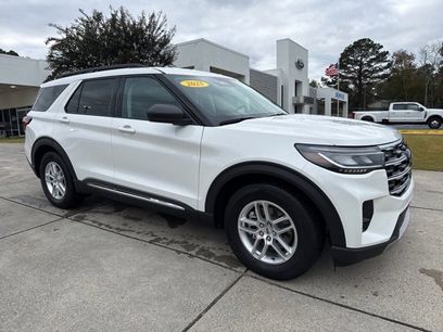 Used 2025 Ford Explorer Active w/ Active Comfort Package