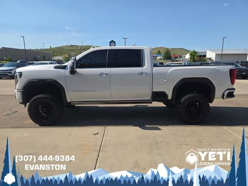 Used 2024 GMC Sierra 3500 Denali Ultimate AWD/4WD image 7