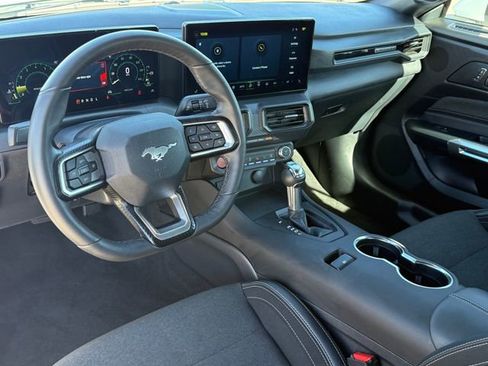 Used 2025 Ford Mustang Convertible RWD image 11
