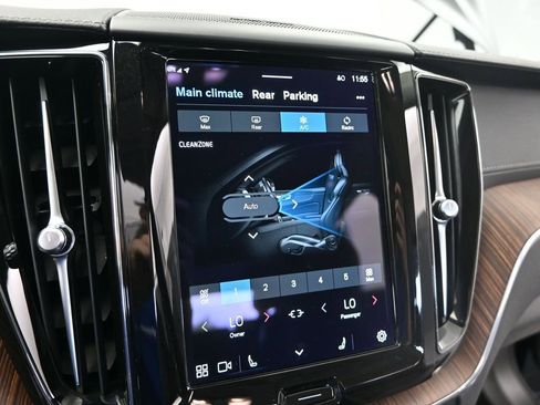 Used 2023 Volvo XC60 B5 Ultimate image 27