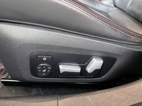 Used 2022 BMW M3 Competition w/ M Carbon Exterior Package AWD/4WD image 20