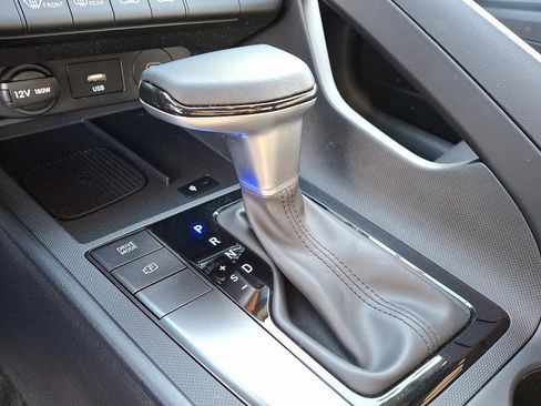 Certified 2025 Hyundai Elantra Sport image 15