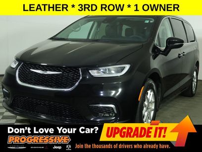 Used 2024 Chrysler Pacifica Touring-L
