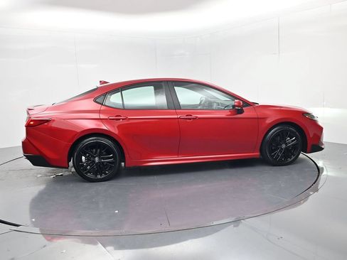 Used 2025 Toyota Camry SE w/ Convenience Package FWD image 8