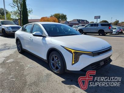 New 2025 Kia K4 LXS