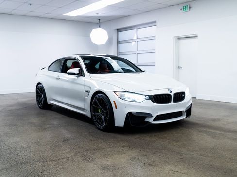 Used 2015 BMW M4 Coupe image 24