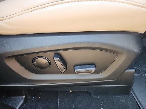 Used 2021 Ford Explorer XLT w/ Equipment Group 202A RWD image 34
