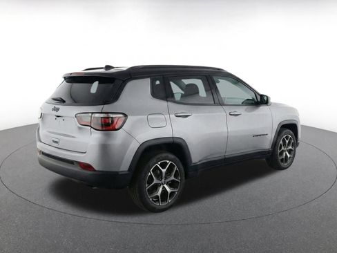 Used 2025 Jeep Compass Limited AWD/4WD image 9