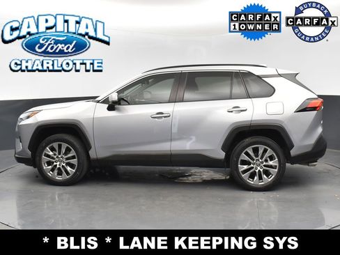 Used 2022 Toyota RAV4 XLE Premium image 5