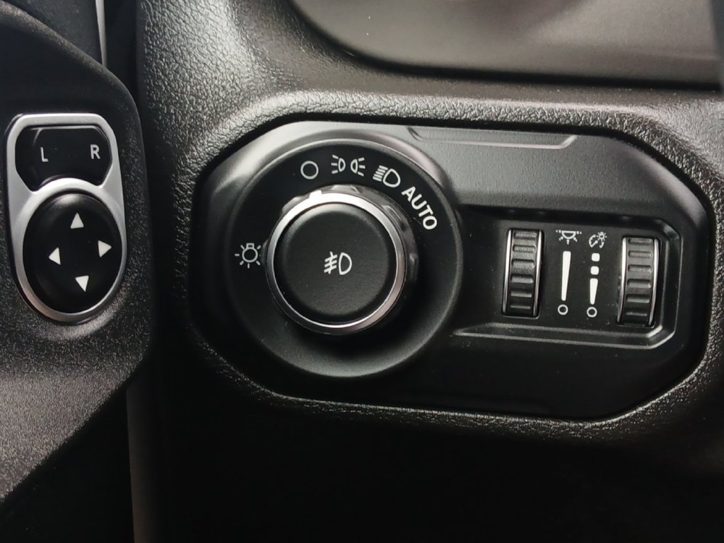 Used 2019 Jeep Wrangler Unlimited Sport S AWD/4WD image 12